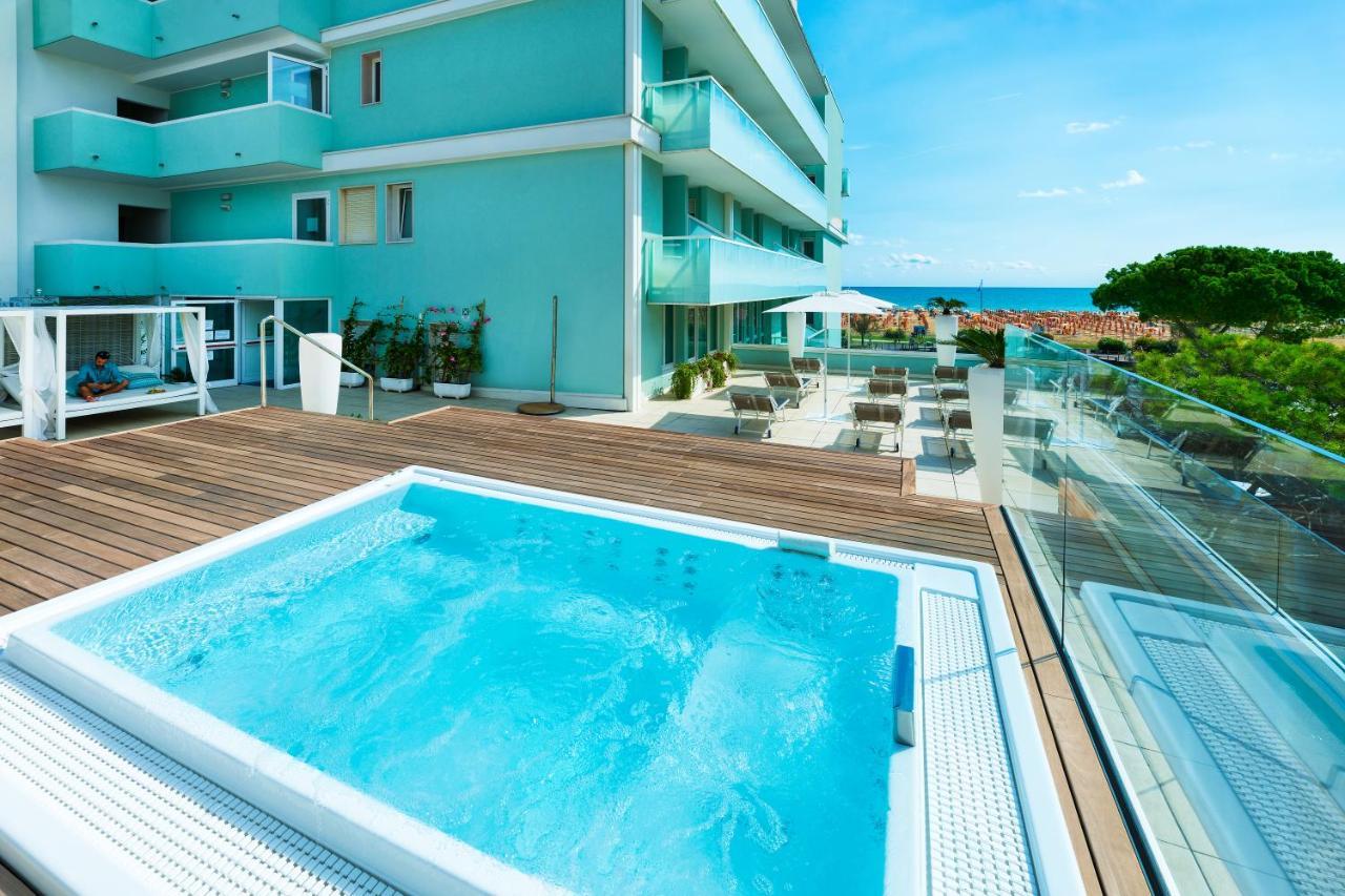 Hotel Montecarlo Bibione Exterior foto