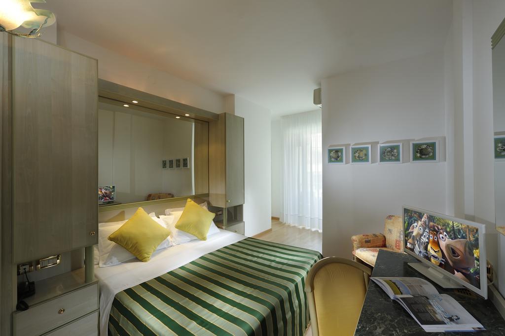 Hotel Montecarlo Bibione Quarto foto