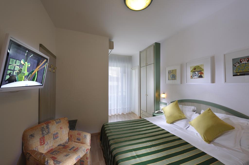 Hotel Montecarlo Bibione Quarto foto