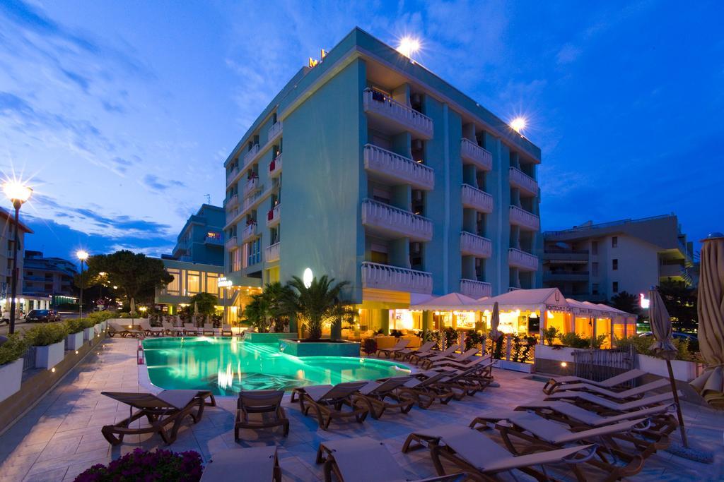Hotel Montecarlo Bibione Exterior foto