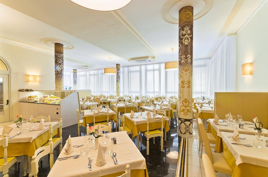 Hotel Montecarlo Bibione Exterior foto