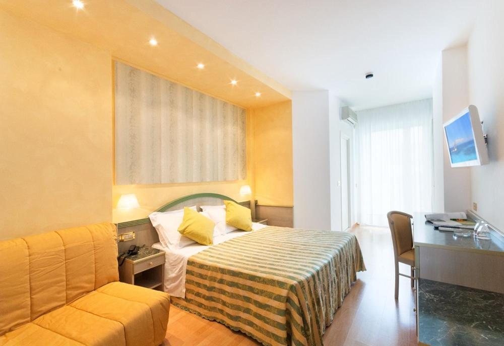 Hotel Montecarlo Bibione Exterior foto